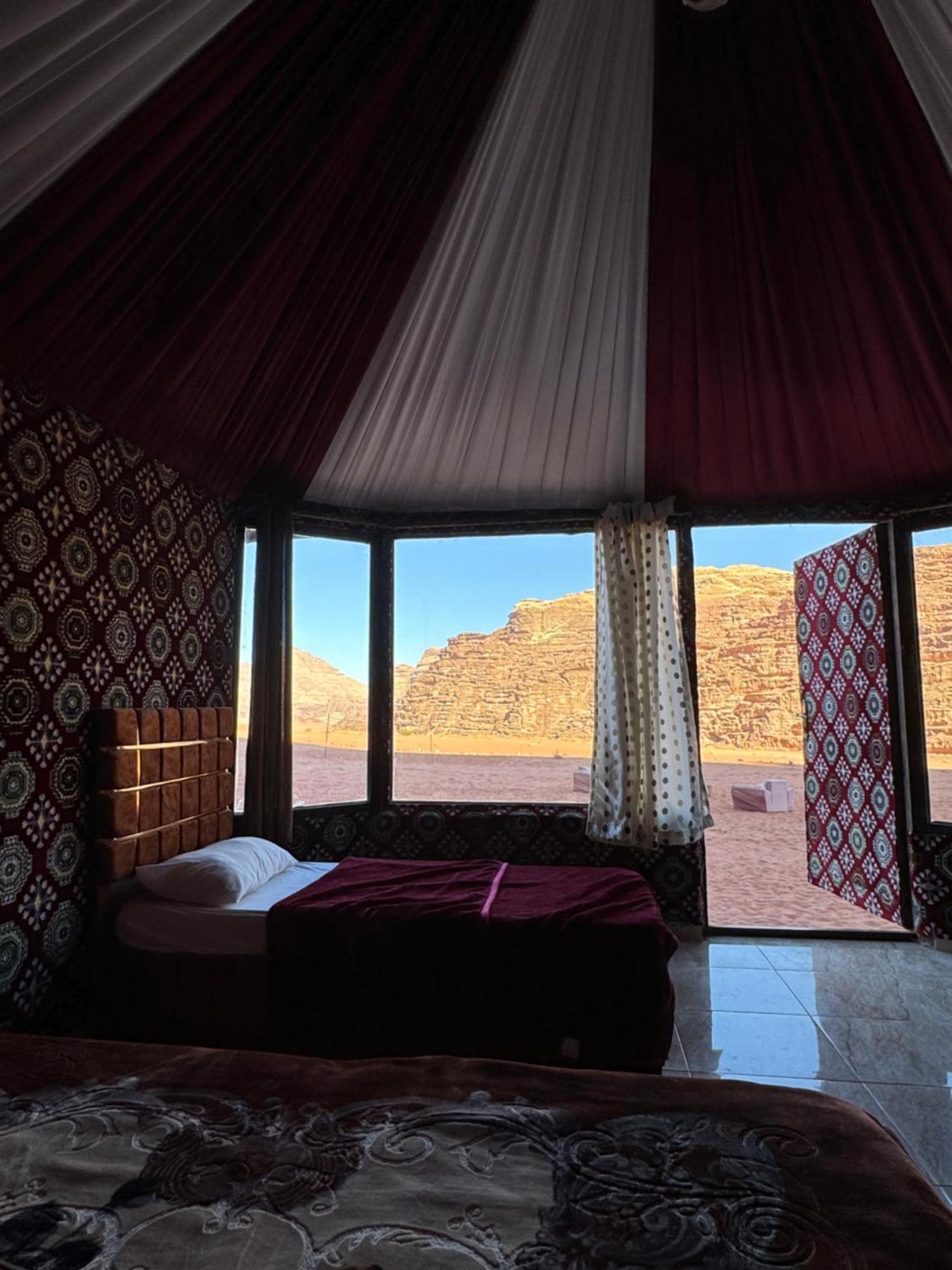 Wadi Rum Bubble Camp & Tour Экстерьер фото