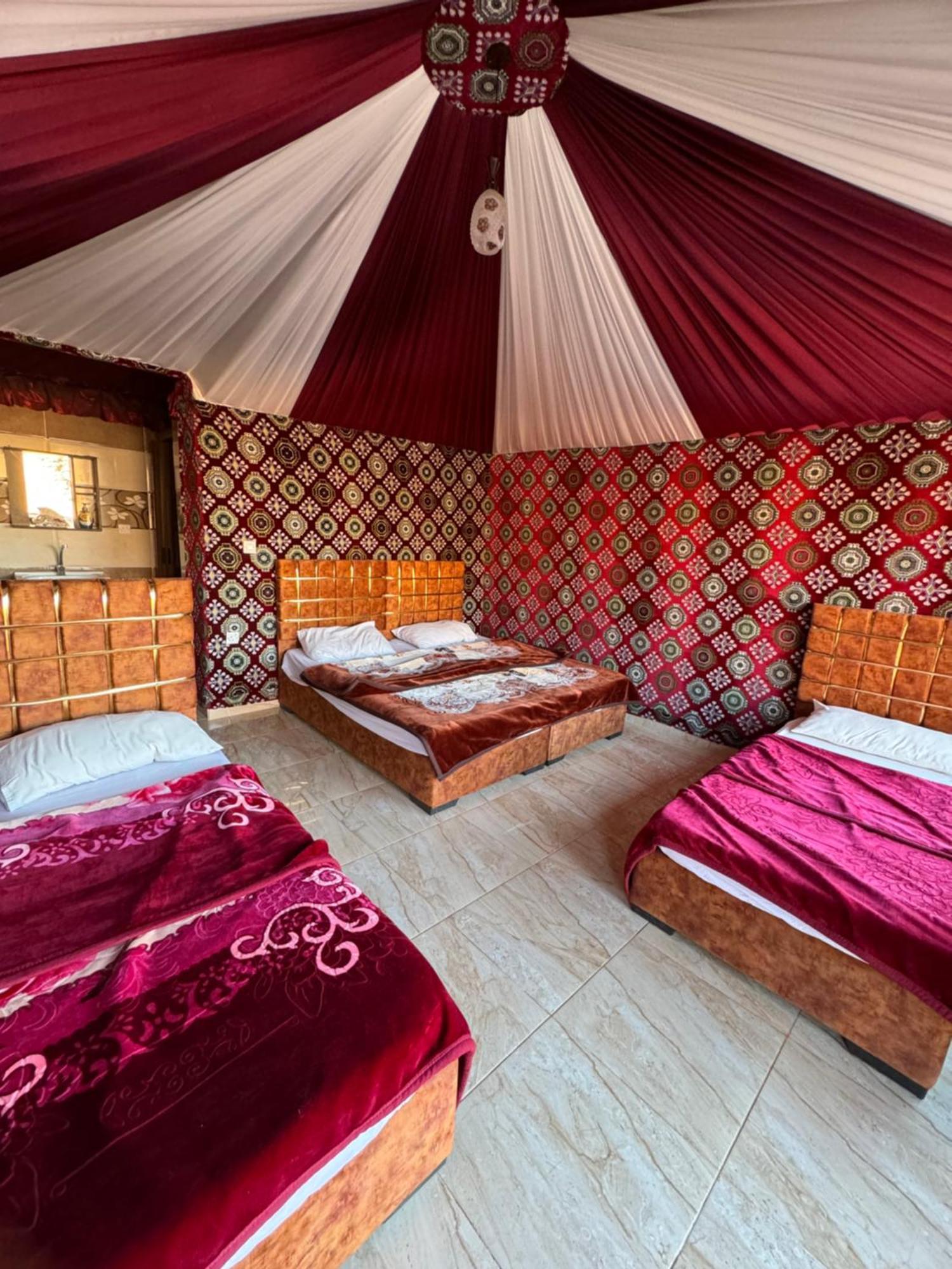 Wadi Rum Bubble Camp & Tour Экстерьер фото