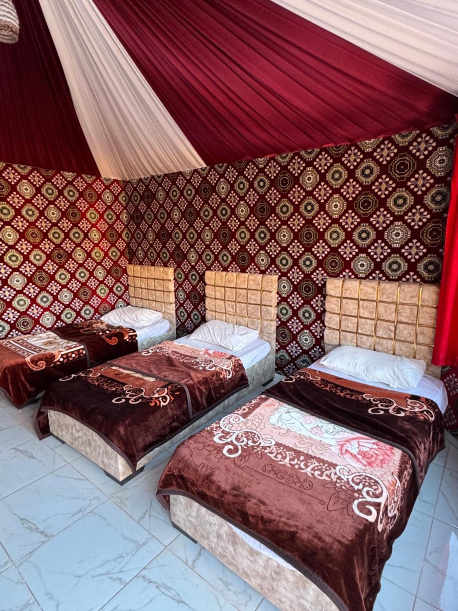 Wadi Rum Bubble Camp & Tour Экстерьер фото