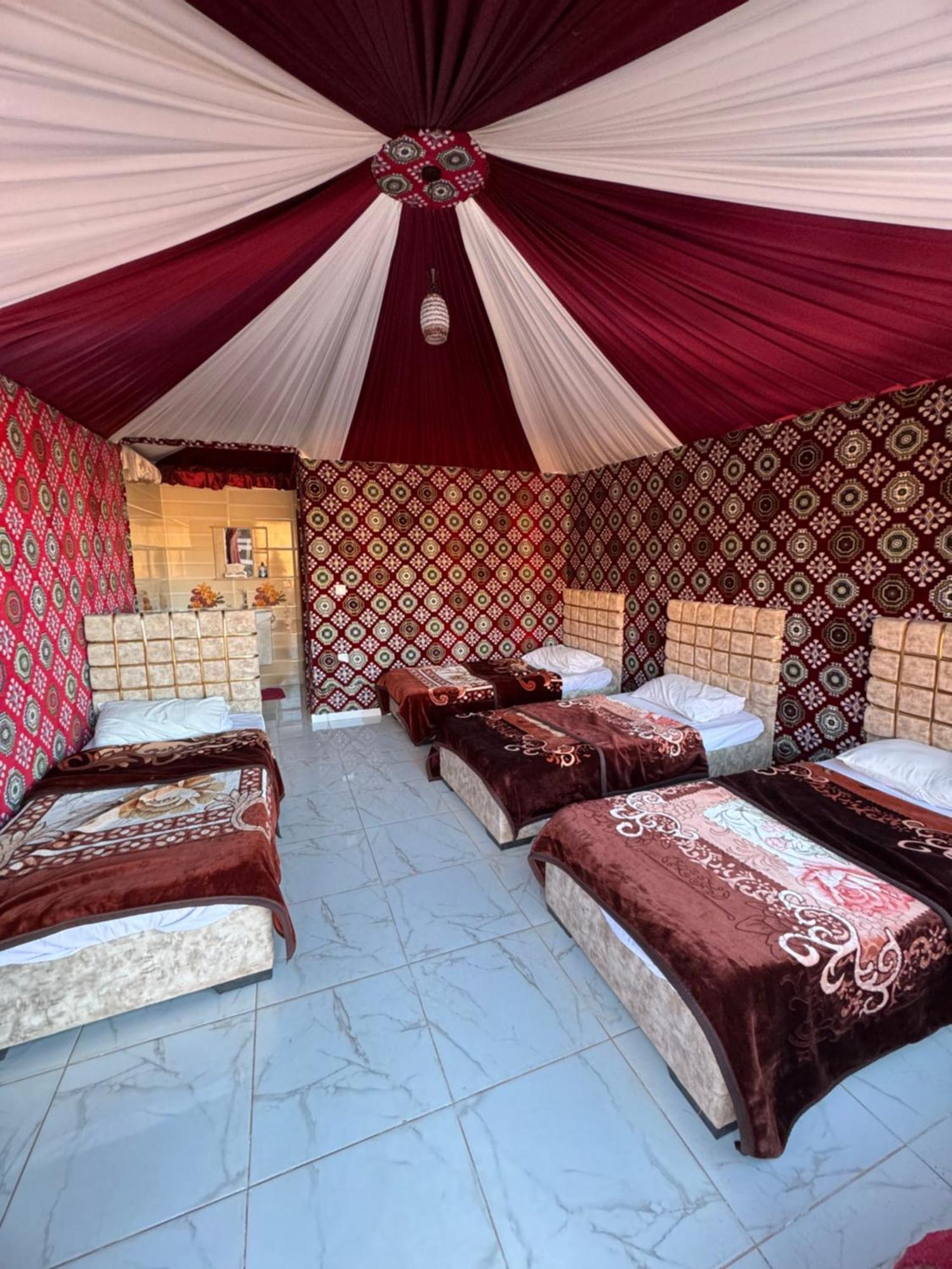 Wadi Rum Bubble Camp & Tour Экстерьер фото