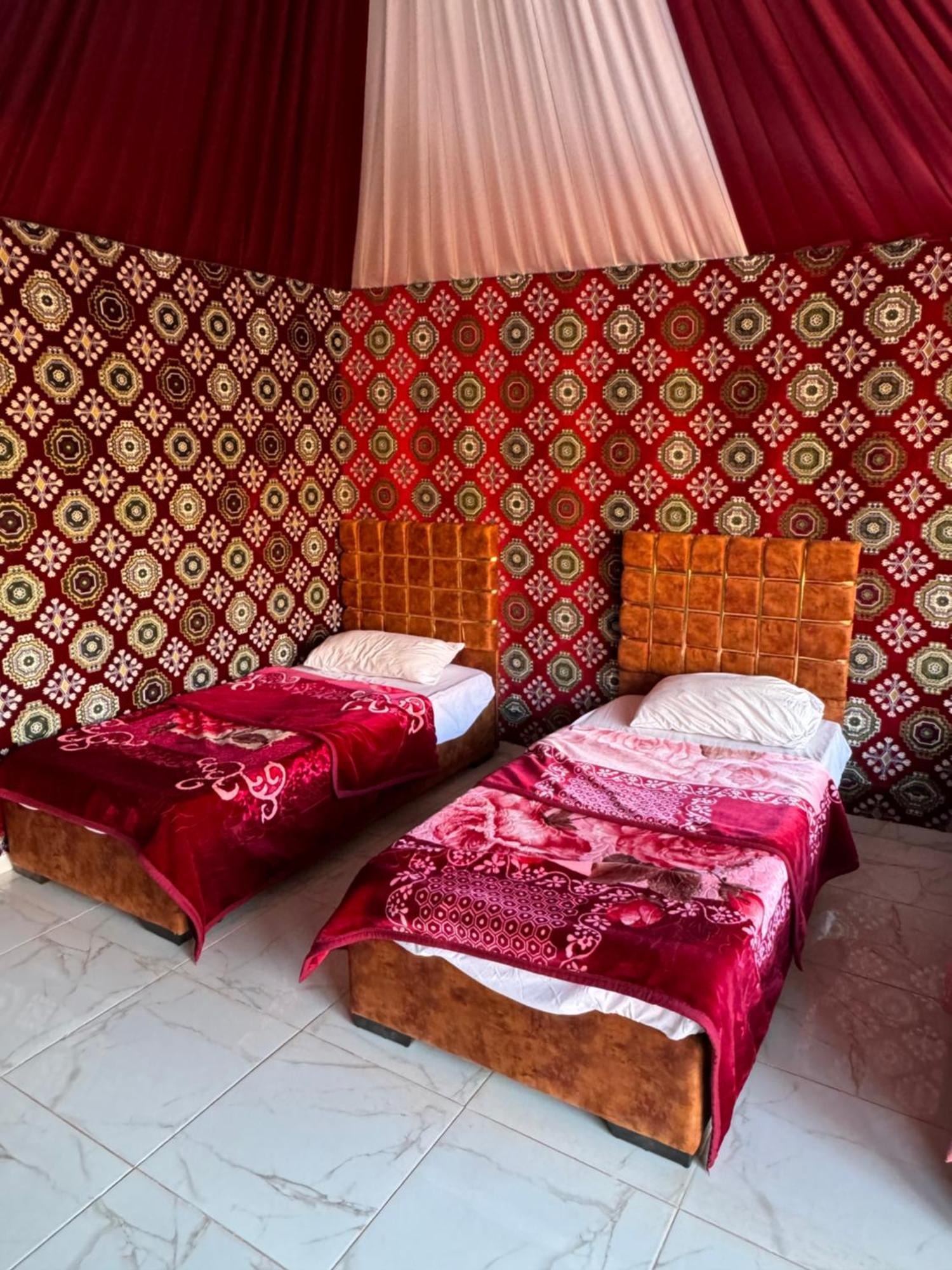 Wadi Rum Bubble Camp & Tour Экстерьер фото