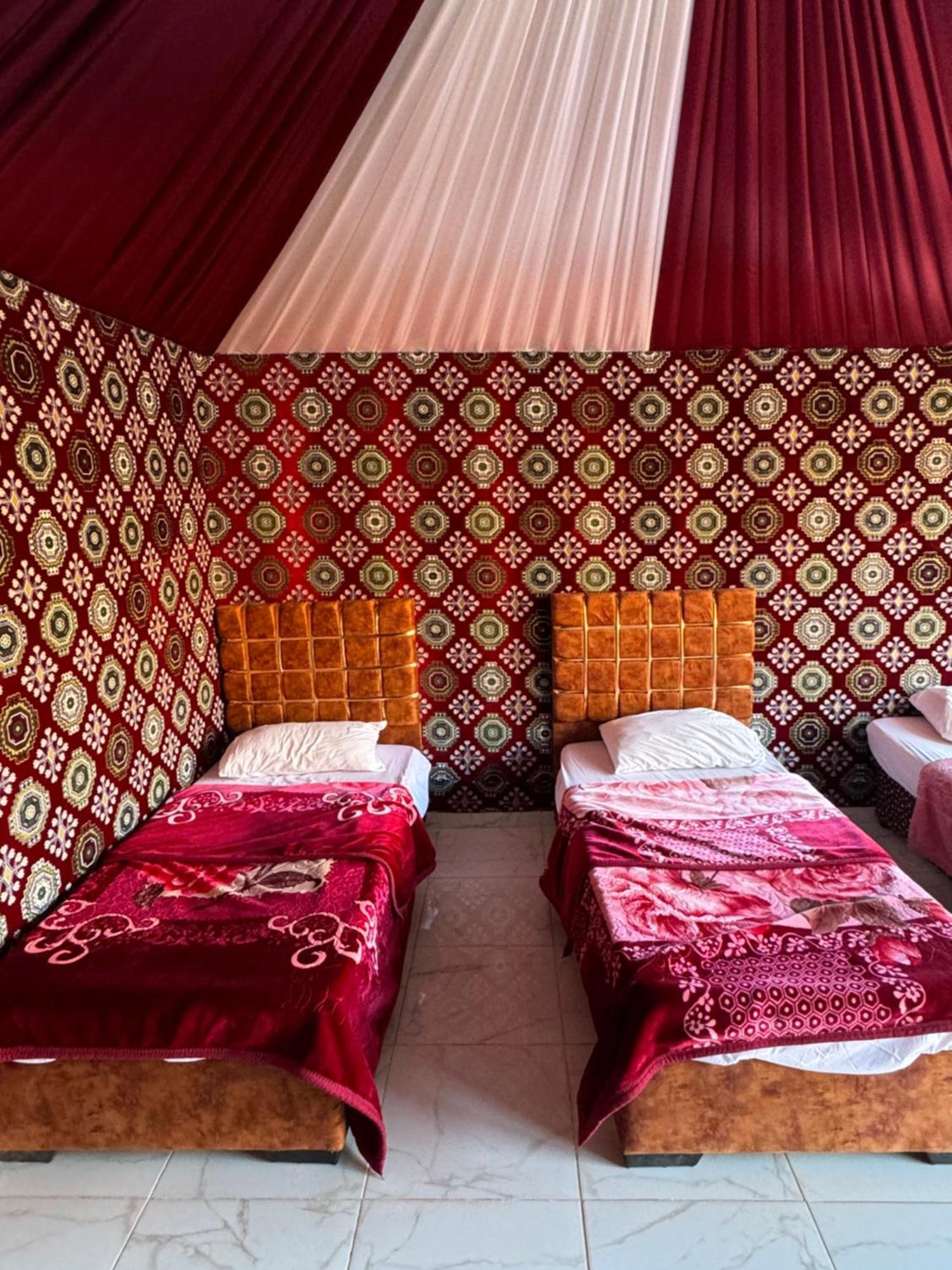 Wadi Rum Bubble Camp & Tour Экстерьер фото