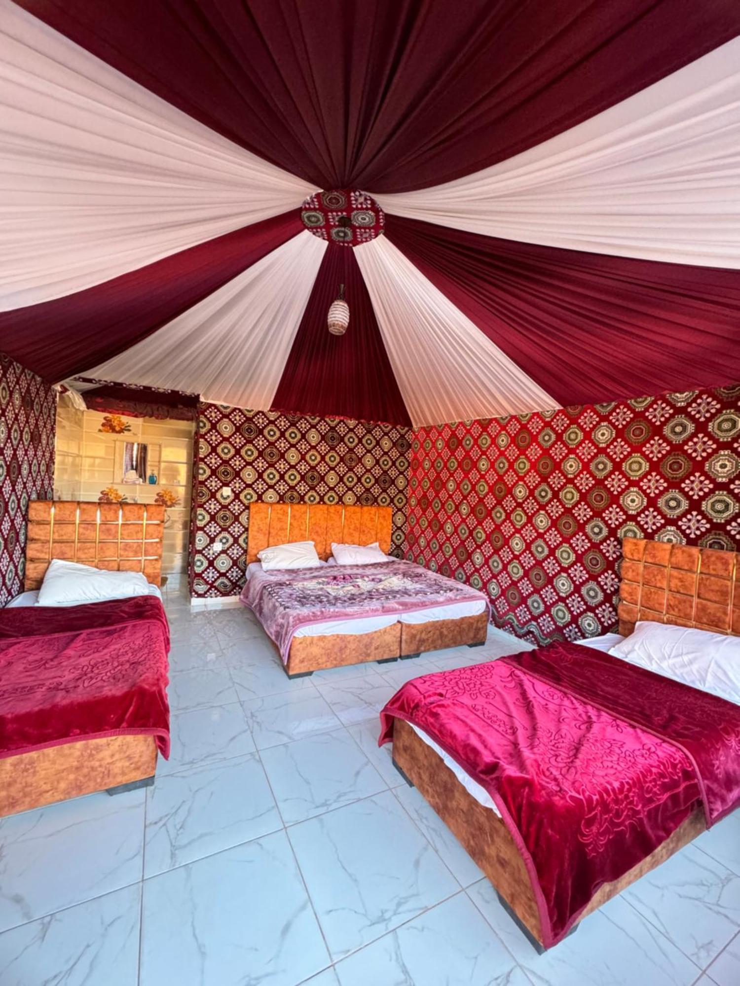 Wadi Rum Bubble Camp & Tour Экстерьер фото