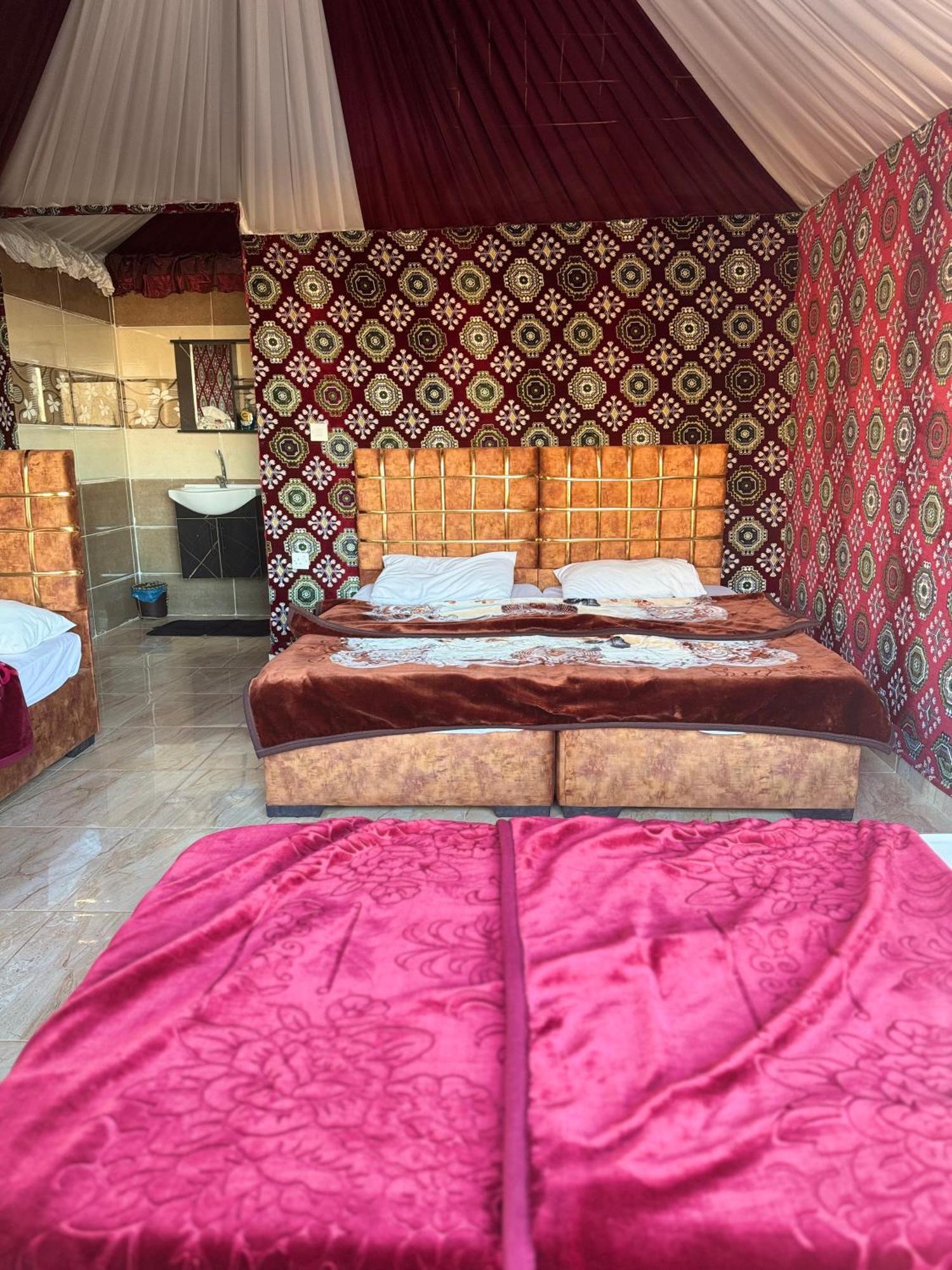 Wadi Rum Bubble Camp & Tour Экстерьер фото