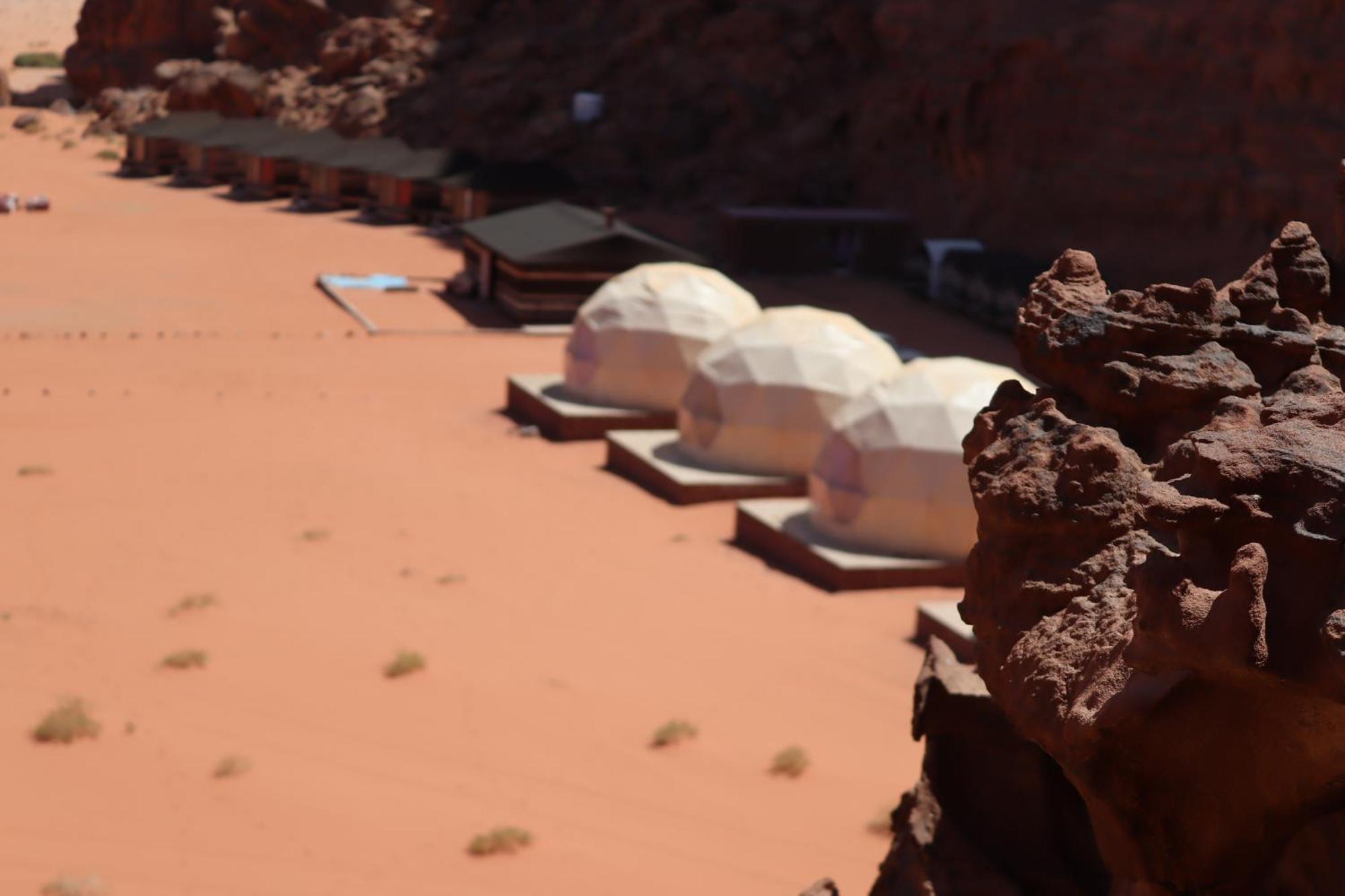 Wadi Rum Bubble Camp & Tour Экстерьер фото