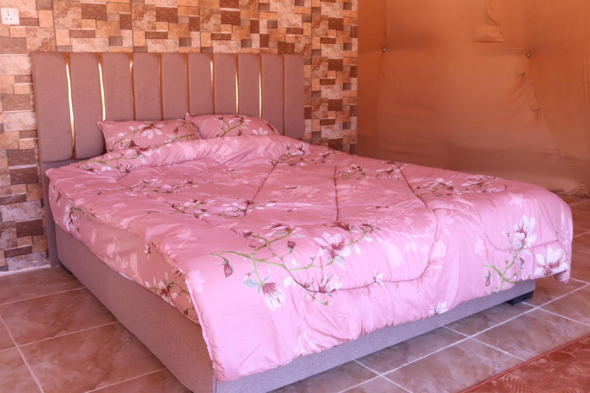 Wadi Rum Bubble Camp & Tour Экстерьер фото