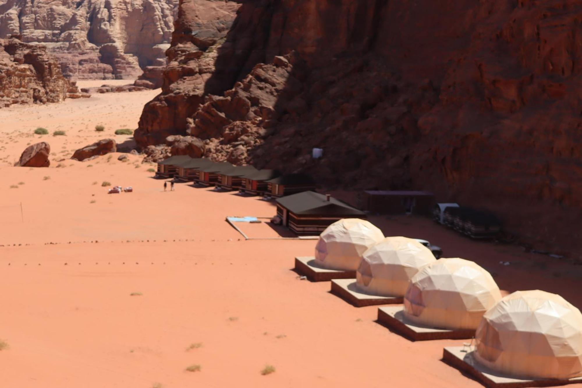 Wadi Rum Bubble Camp & Tour Экстерьер фото