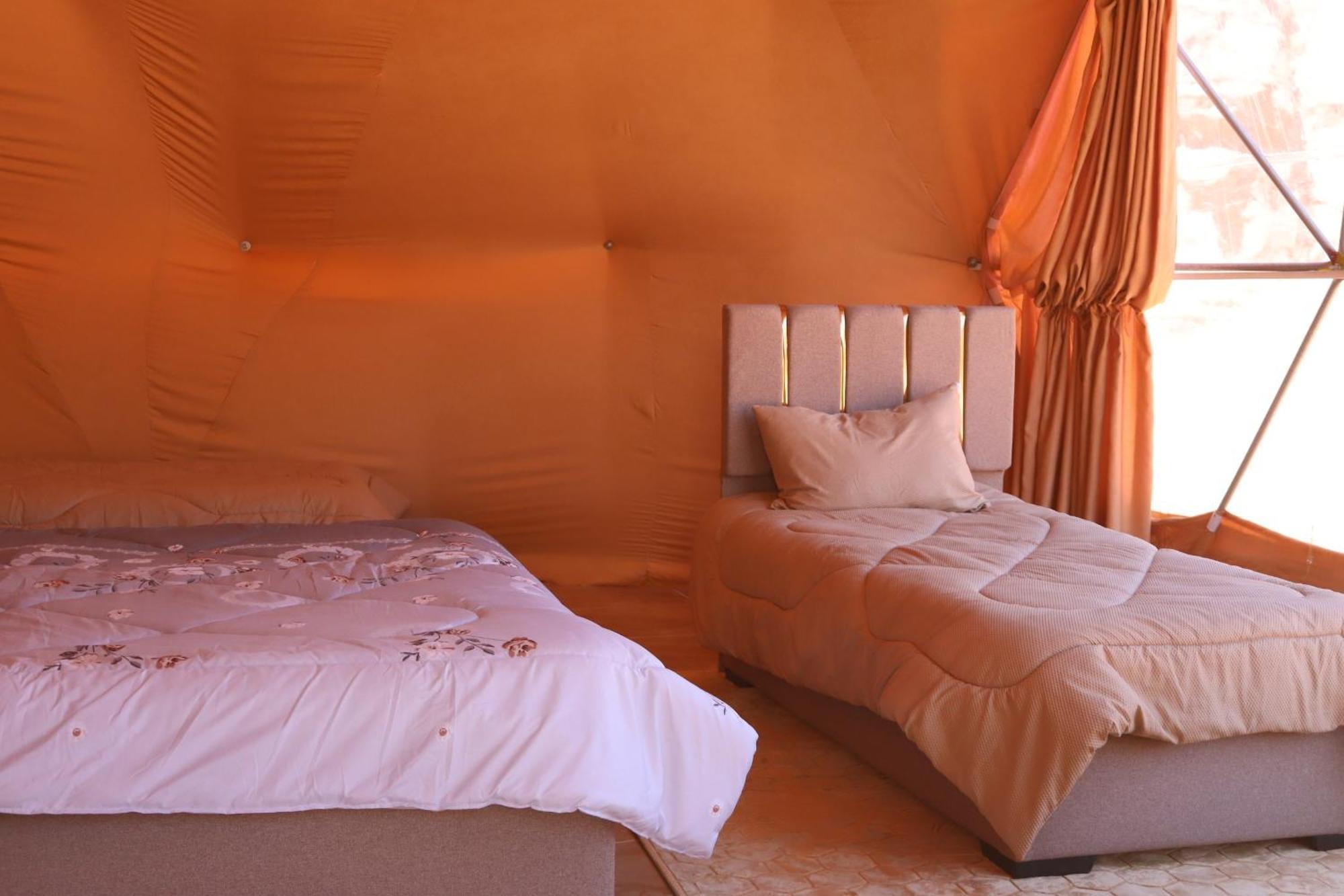 Wadi Rum Bubble Camp & Tour Экстерьер фото